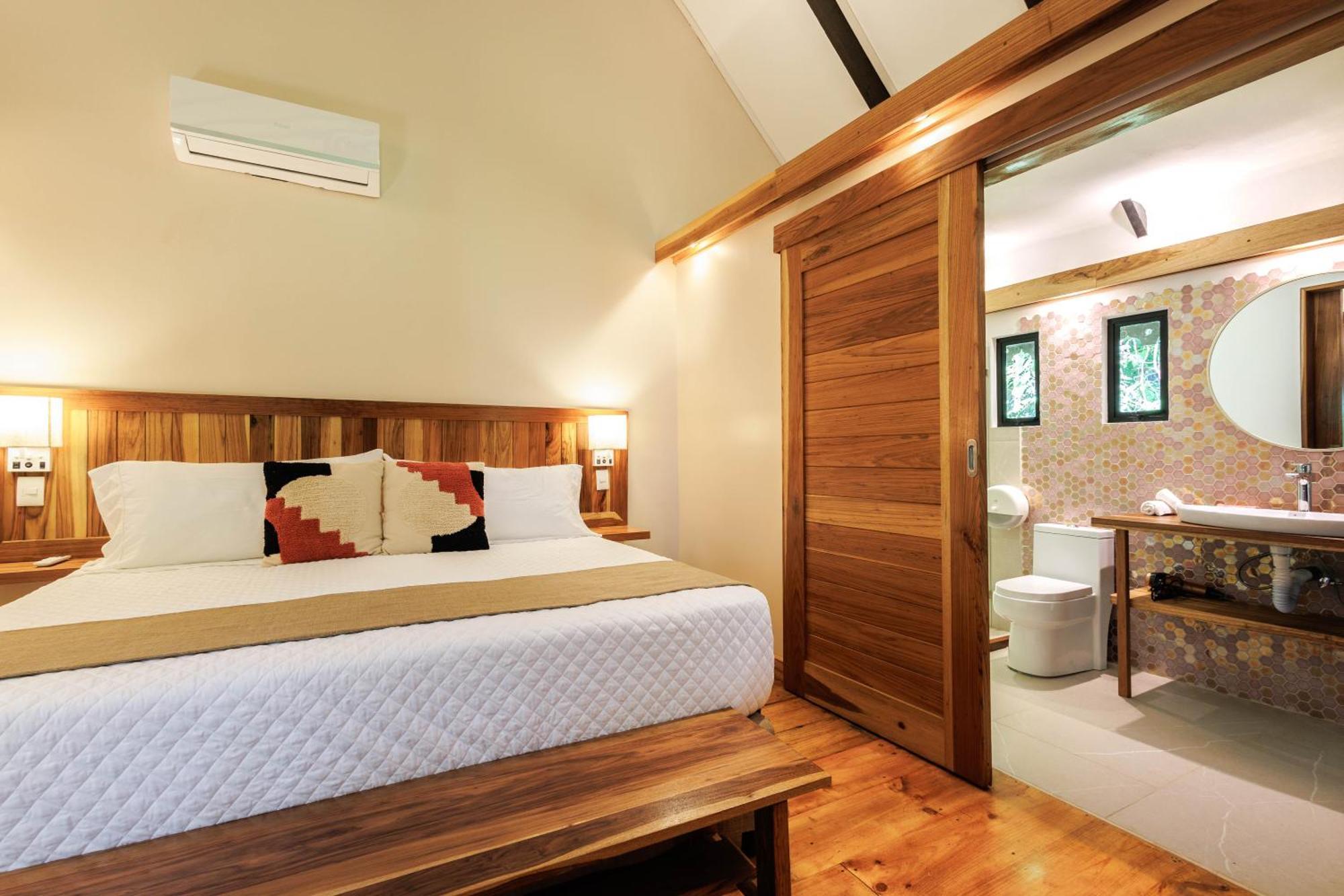 Almonds & Corals Boutique Hotel Puerto Viejo de Talamanca Екстер'єр фото